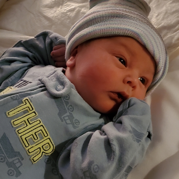 Meet your Posher, Kayla - Picture 5 of 5